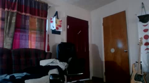 mr_happy12 online show from 10.31.25