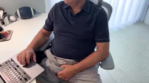 mr_hornyasfuck online show from 11.17.25