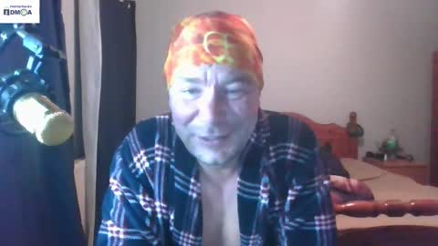 Snapshot of mr_i_ chatting on 10.04.25 mr_i_ online show from 10.04.25