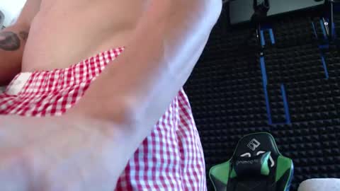 Snapshot of mr_lollipop77 chatting on 09.10.25 Call me Angel please online show from 09.10.25