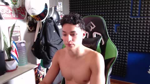 Snapshot of mr_lollipop77 chatting on 09.26.25 Call me Angel please online show from 09.26.25