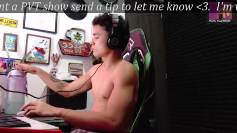 Snapshot of mr_lollipop77 chatting on 10.06.25 Call me Angel please online show from 10.06.25