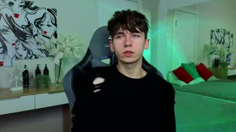 Kris online show from 02.14.25