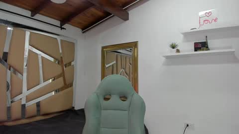 MIKEE online show from 01.21.25