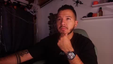 MIKEE online show from 10.30.25