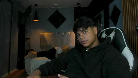 mr_mois online show from 06.07.26
