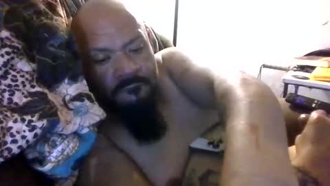 Snapshot of mrbiggs1077777 chatting on 11.19.25 mrbiggs1077777 online show from 11.19.25