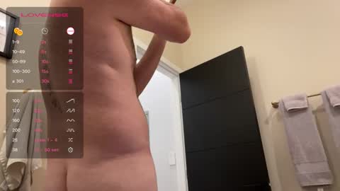 Snapshot of mrexhibits chatting on 10.12.25 mrexhibits online show from 10.12.25