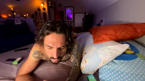 Snapshot of mrfanceypants chatting on 10.01.25 mrfanceypants online show from 10.01.25