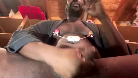 Snapshot of mrgsm975 chatting on 01.01.25 GSpotMassager online show from 01.01.25