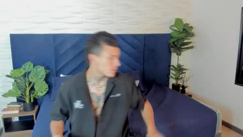 Snapshot of mrjustin_ chatting on 10.04.25 mrjustin_ online show from 10.04.25