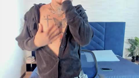 Snapshot of mrjustin_ chatting on 10.12.25 mrjustin_ online show from 10.12.25