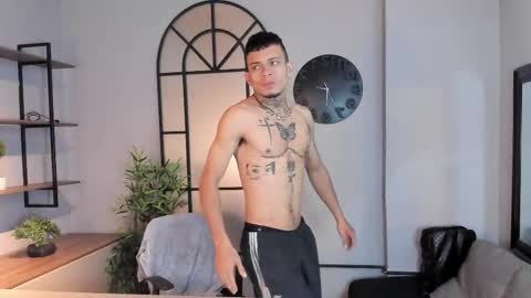 Snapshot of mrjustin_ chatting on 10.20.25 mrjustin_ online show from 10.20.25