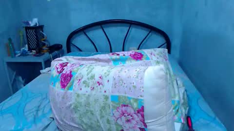 Snapshot of mrladybunnycock chatting on 10.01.25 mrladybunnycock online show from 10.01.25