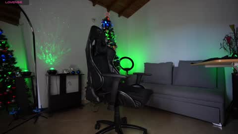 Snapshot of mrlouiss chatting on 12.24.24 Luis Instagram online show from 12.24.24