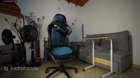 Snapshot of mrlouiss chatting on 10.02.25 Luis Instagram online show from 10.02.25