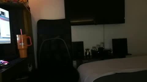 Snapshot of mrmiss_dannys chatting on 03.04.25 mrmiss_dannys online show from 03.04.25