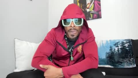 Snapshot of mromg007 chatting on 02.14.25 mromg007 online show from 02.14.25