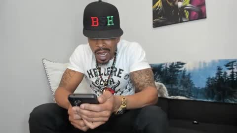 Snapshot of mromg007 chatting on 02.18.25 mromg007 online show from 02.18.25