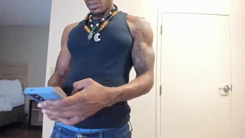 Snapshot of mromg007 chatting on 10.08.25 mromg007 online show from 10.08.25