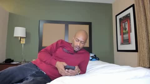 Snapshot of mromg007 chatting on 12.16.25 mromg007 online show from 12.16.25