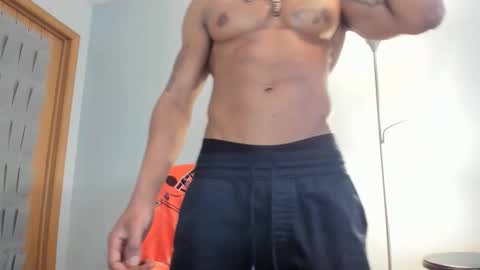 Snapshot of mromg007 chatting on 02.25.26 mromg007 online show from 02.25.26