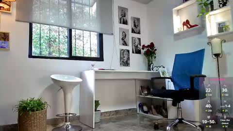 Snapshot of mrs_edha_ chatting on 09.10.25 Edha online show from 09.10.25