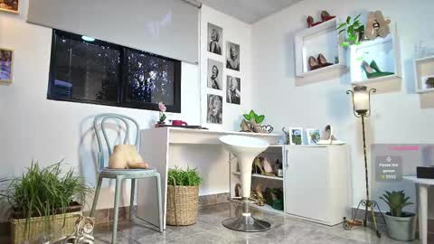 Snapshot of mrs_edha_ chatting on 10.02.25 Edha online show from 10.02.25