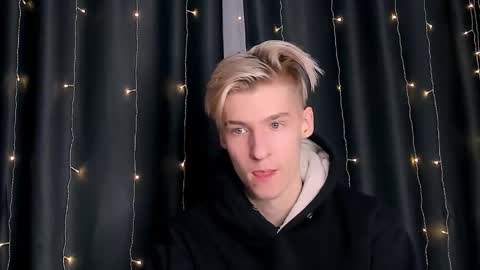 Snapshot of mrsexycum4u chatting on 12.19.24 Adam online show from 12.19.24