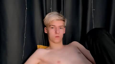 Snapshot of mrsexycum4u chatting on 12.21.24 Adam online show from 12.21.24