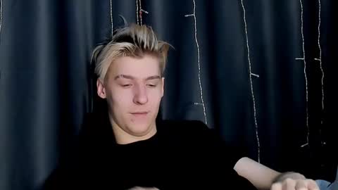 Snapshot of mrsexycum4u chatting on 12.21.24 Adam online show from 12.21.24