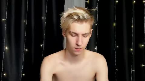 Snapshot of mrsexycum4u chatting on 12.24.24 Adam online show from 12.24.24