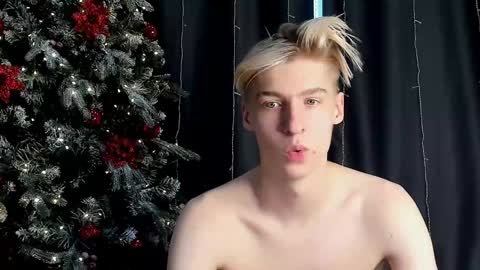 Snapshot of mrsexycum4u chatting on 12.27.24 Adam online show from 12.27.24