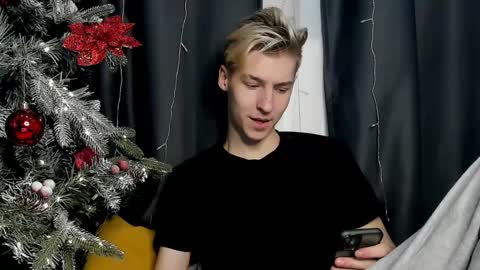 Snapshot of mrsexycum4u chatting on 12.29.24 Adam online show from 12.29.24