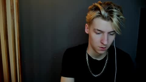 Snapshot of mrsexycum4u chatting on 12.30.24 Adam online show from 12.30.24