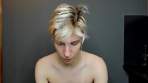 Snapshot of mrsexycum4u chatting on 12.31.24 Adam online show from 12.31.24