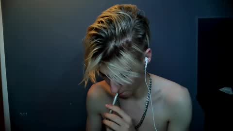 Snapshot of mrsexycum4u chatting on 01.06.25 Adam online show from 01.06.25