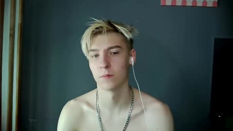 Snapshot of mrsexycum4u chatting on 01.10.25 Adam online show from 01.10.25