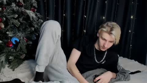 Snapshot of mrsexycum4u chatting on 02.02.25 Adam online show from 02.02.25