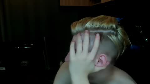 Snapshot of mrsexycum4u chatting on 03.12.25 Adam online show from 03.12.25