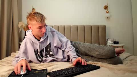 Snapshot of mrsexycum4u chatting on 09.14.25 Adam online show from 09.14.25