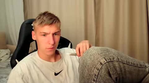 Snapshot of mrsexycum4u chatting on 09.15.25 Adam online show from 09.15.25