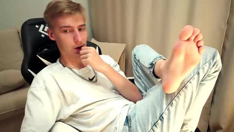 Snapshot of mrsexycum4u chatting on 09.26.25 Adam online show from 09.26.25