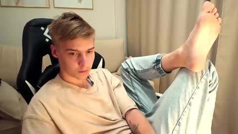 Snapshot of mrsexycum4u chatting on 09.27.25 Adam online show from 09.27.25