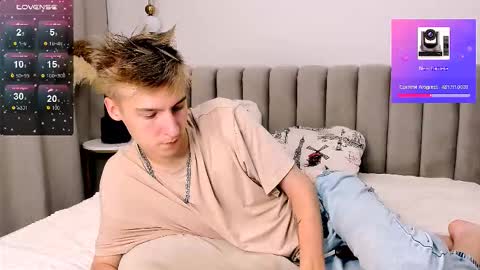 Snapshot of mrsexycum4u chatting on 10.05.25 Adam online show from 10.05.25