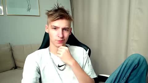 Snapshot of mrsexycum4u chatting on 10.15.25 Adam online show from 10.15.25