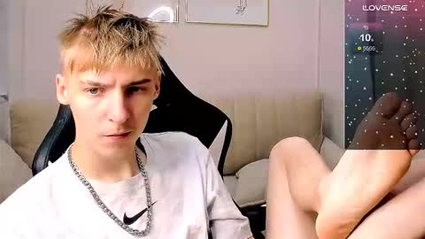 Snapshot of mrsexycum4u chatting on 10.17.25 Adam online show from 10.17.25