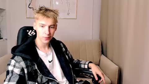 Snapshot of mrsexycum4u chatting on 10.23.25 Adam online show from 10.23.25