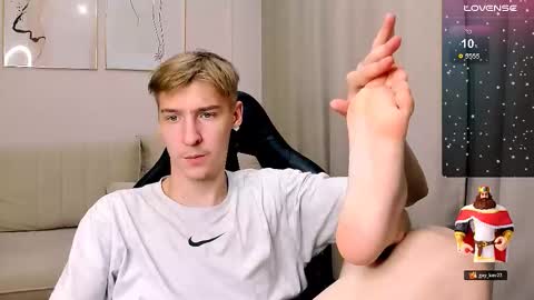 Snapshot of mrsexycum4u chatting on 11.05.25 Adam online show from 11.05.25