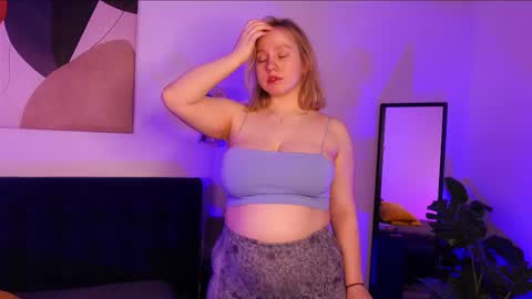 Snapshot of mrsprude chatting on 02.24.25 Molly online show from 02.24.25